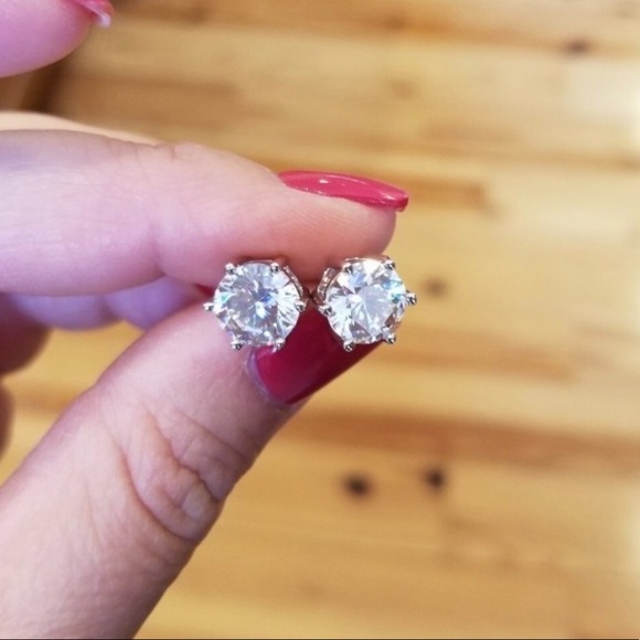 GOSHENITE STUDS - Picture 3 of 6